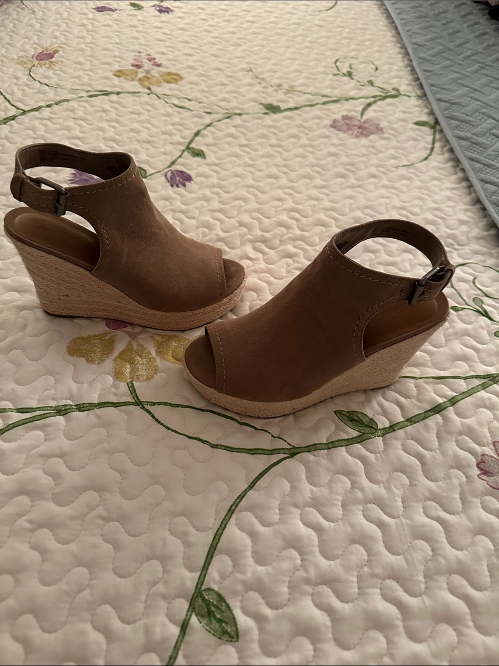Universal Thread Women's Brown Espadrille Wedge Peep-Toe Sandals